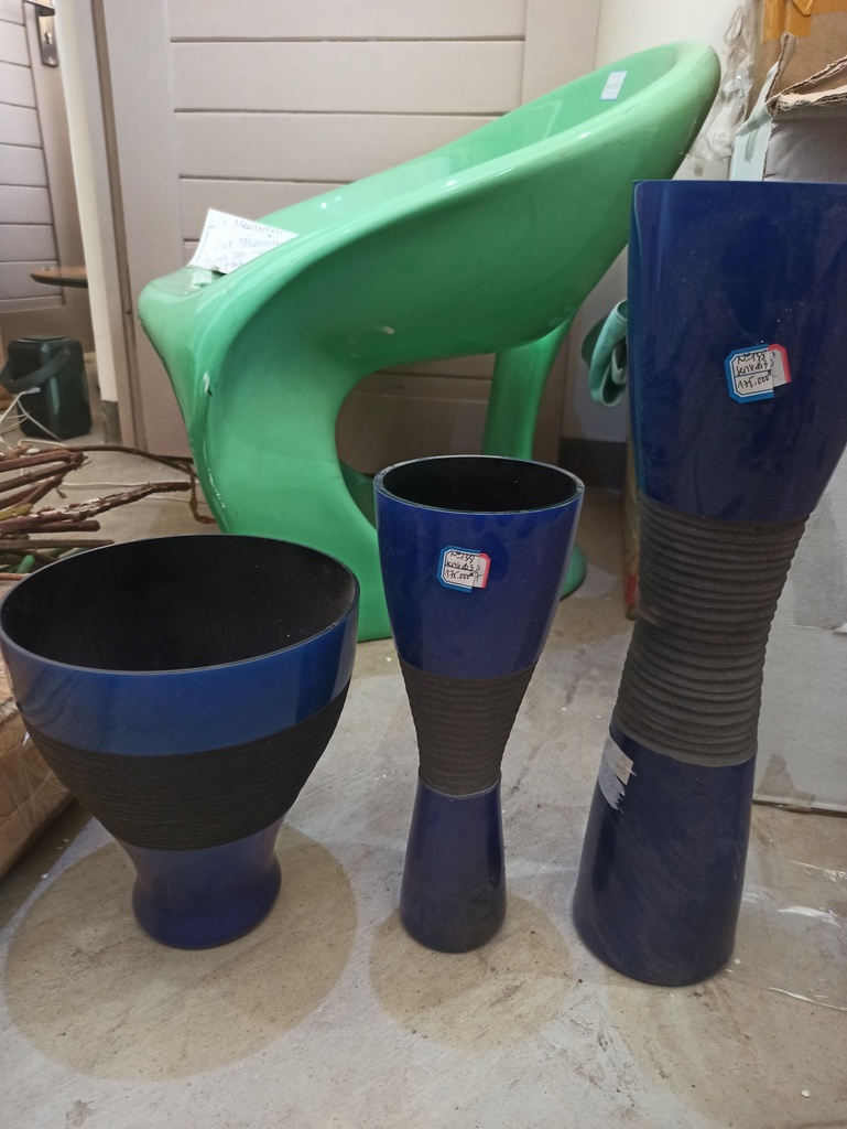Vase bleu en 3 serie