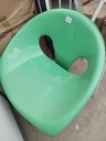 Table avec fauteuil vert